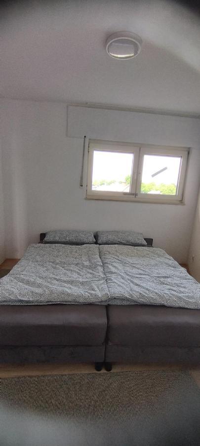 Schoene Sonnige Wohnung Jüchen Exteriér fotografie